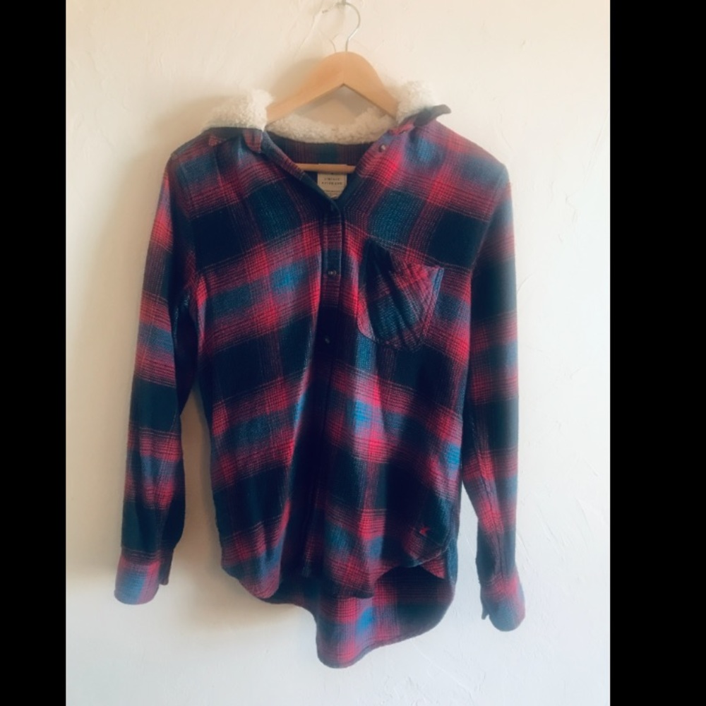 American Eagle Red Plaid Vintage Boyfriend Hooded Flannel